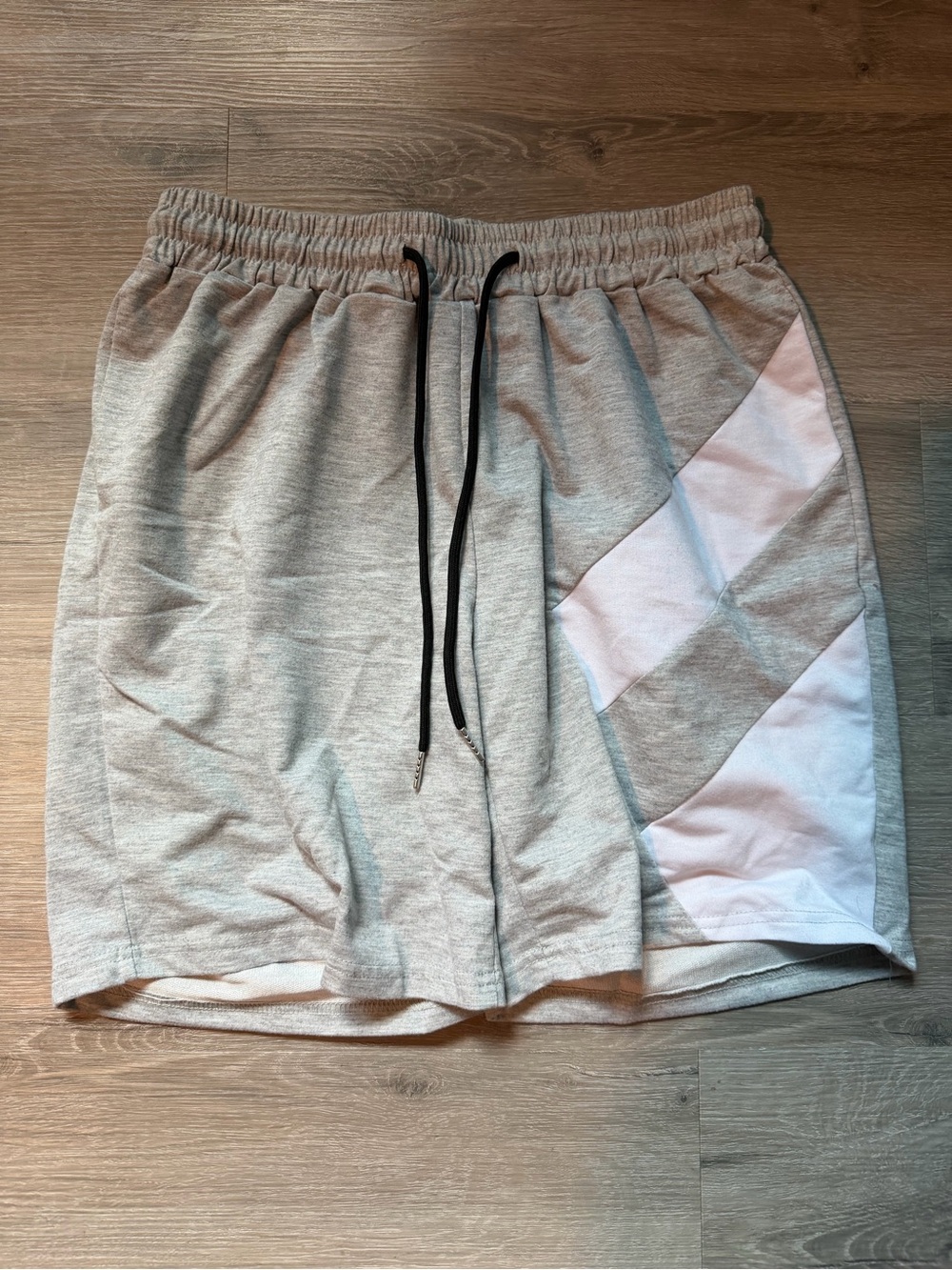 SHEIN Men’s Gray Drawstring Shorts - Small
